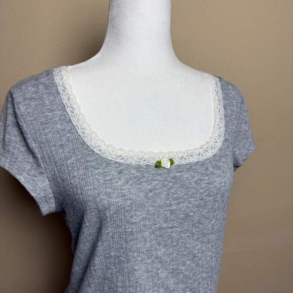 Wild Fable Pointelle Rosette T-Shirt – Gray w/ White Lace – Size L - Picture 4 of 11